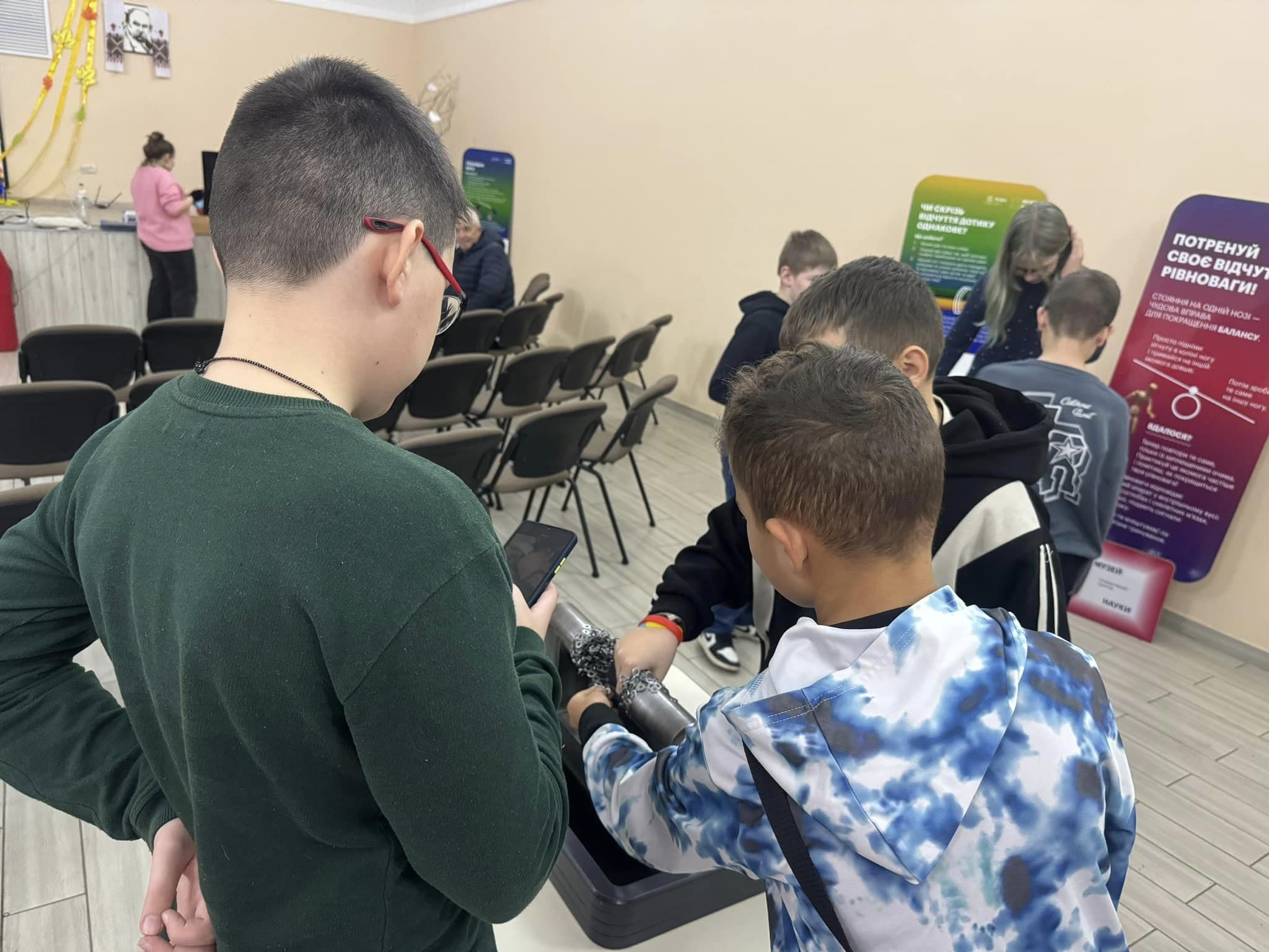 Здобувачі освіти 7- Б класу ліцею №5 Подільської міської ради мали можливість відвідати “Мандрівний музей науки. МАН”.
