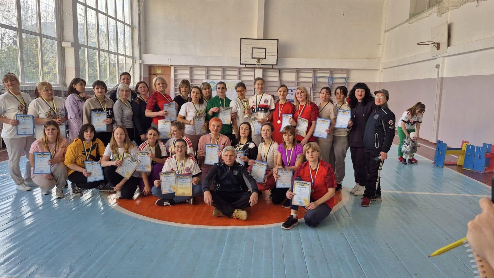 Вчителі ліцею №5 долучилися до фізкультурно-оздоровчого заходу «СУПЕР СПОРТИВНІ МАМИ» .
